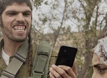 Filistinli kadınla alay eden İsraillinin fotoğrafı gündem oldu