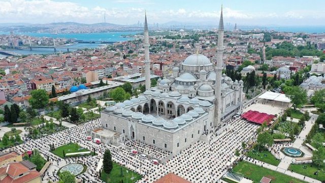 İstanbul’un Selatin Camileri Dünyanın ilgisini çekiyor